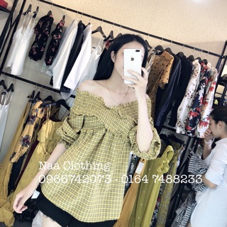 Áo trễ vai vàng kẻ