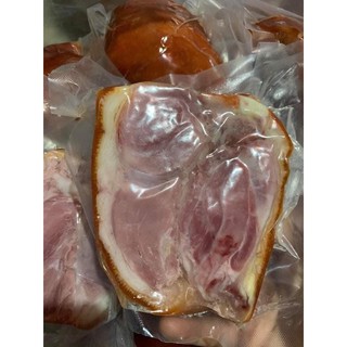 Bắp giò heo hun khói