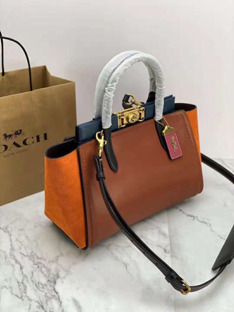 TÚI COACH NỮ PHỐI MÀU LẠ MẮT MADE IN VN