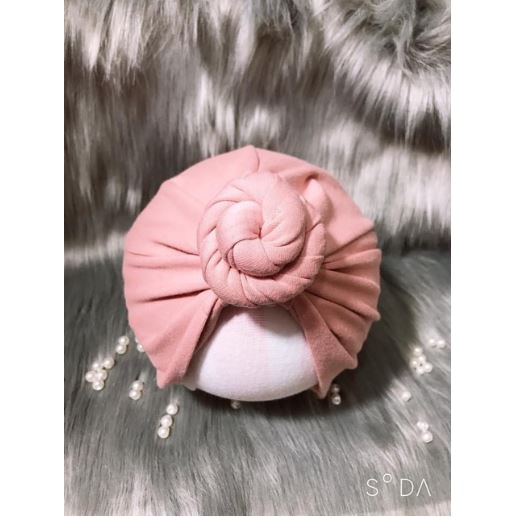 Turban hồng da cực kỳ tôn da bé