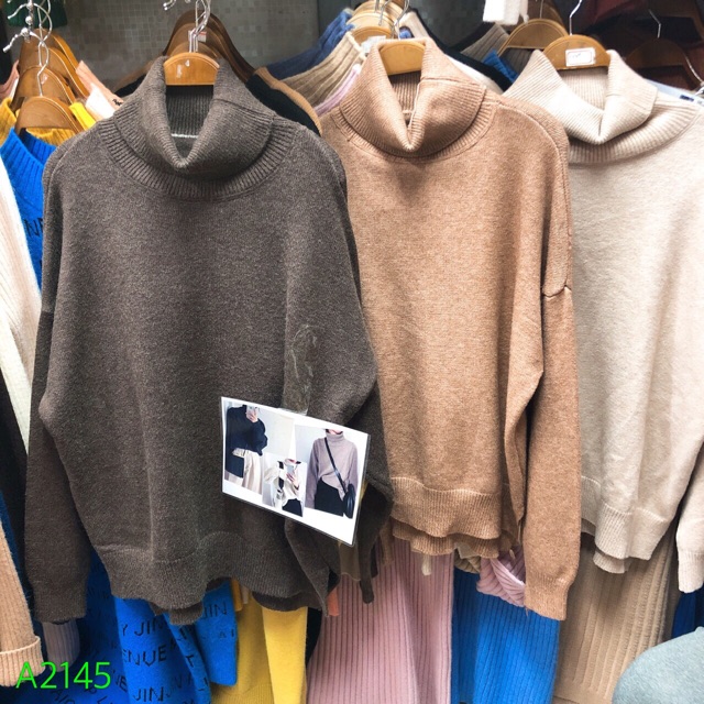 Áo len cổ lọ dáng thụng