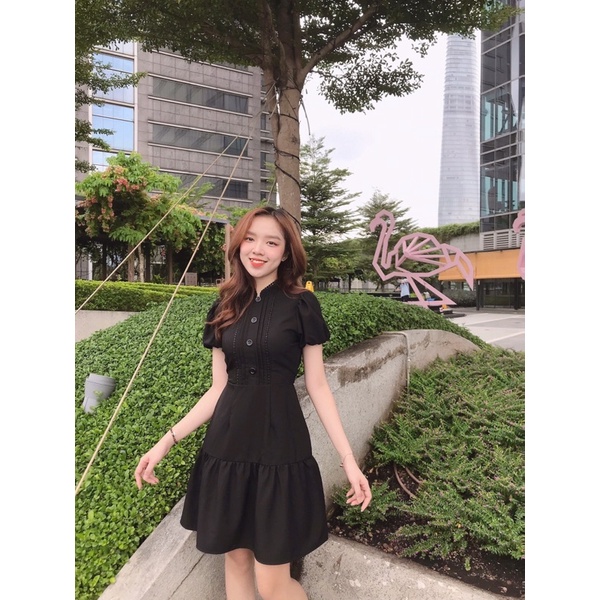 Đầm ren viền 2 tầng