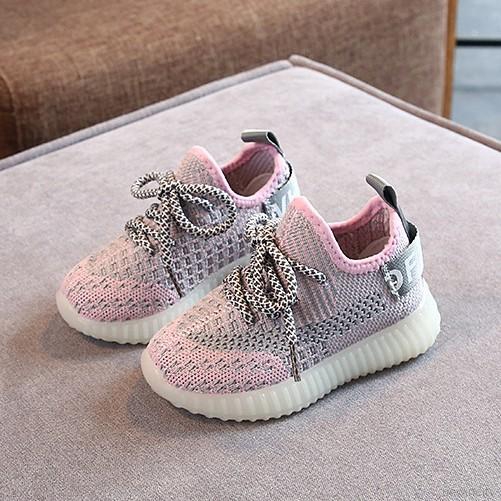 Giày đế mềm chống trượt có đèn phát sáng cho bé