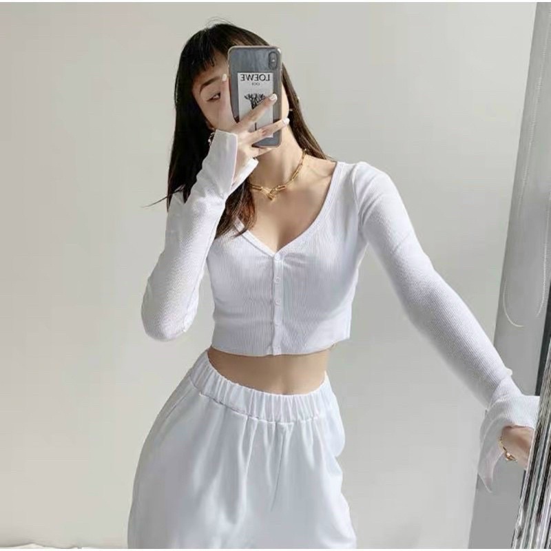Áo Croptop Cổ Tim Tay Dài Cài Cúc A513399