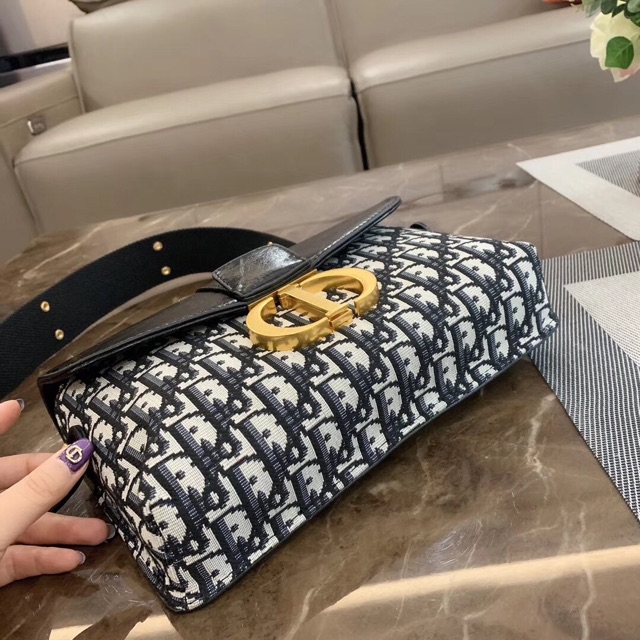 Túi Dr mã 82114589175