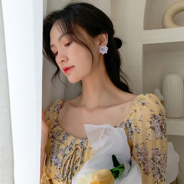 Bông tai hoa tường vi màu tím đặc săc BT194