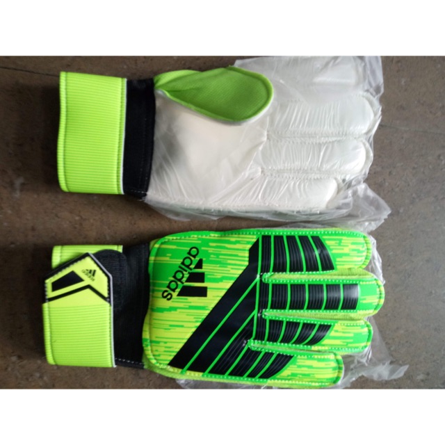 Găng tay thủ môn