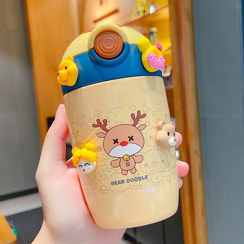 Bình nước giữ nhiệt cao cấp họa tiết hoạt hình dán sticke kèm dây đeo