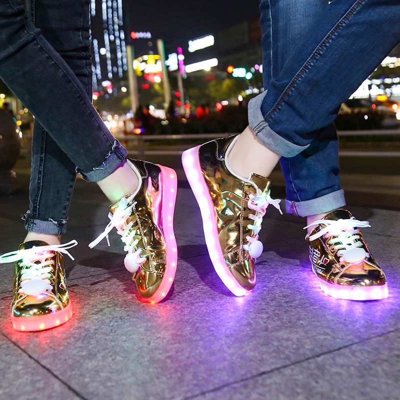 Giày Phát Sáng Vàng Bóng - giày phát sáng 7 màu