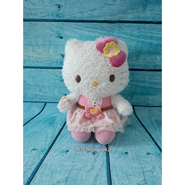 Gấu bông Hello Kitty xù váy hồng