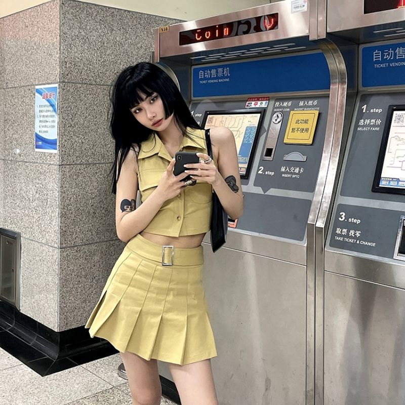 Set áo croptop cổ bẻ không tay + chân váy đuôi cá xếp ly  kèm dây nịt kaki nâu nhạt oder taobao