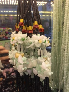 Ngọc bội phong thuỷ treo xe