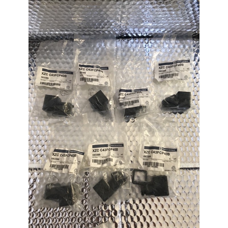 Đầu đấu cuộn hút van schneider XZC-C43FCP40B