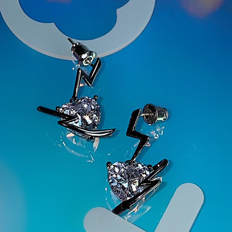 Khuyên tai đính đá zircon trái tim thời trang