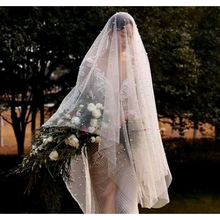 Lúp von cô dâu dài chụp ngoại cảnh