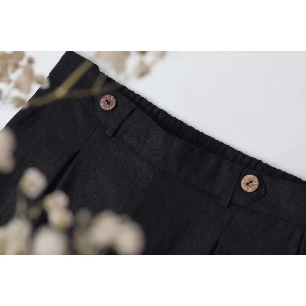 Quần côn Linen KANAMY phối 3 nút màu đen