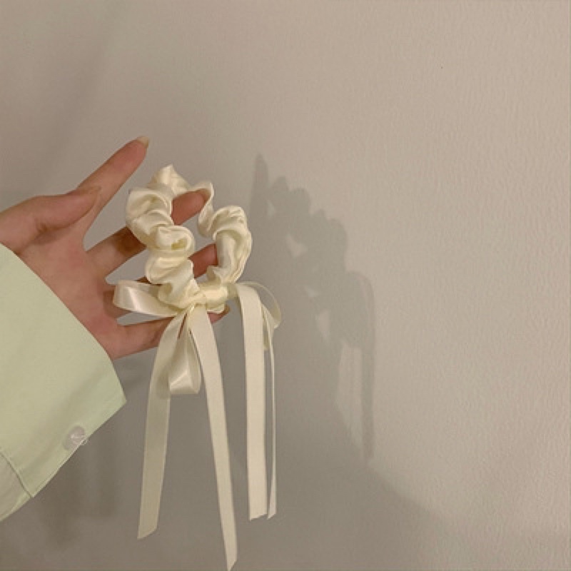 Cột tóc dây buộc tóc màu kem đính nơ tua dài dễ thương C12