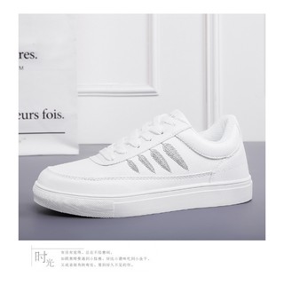 Giày sneaker nữ trắng hình 3 chiếc lá
