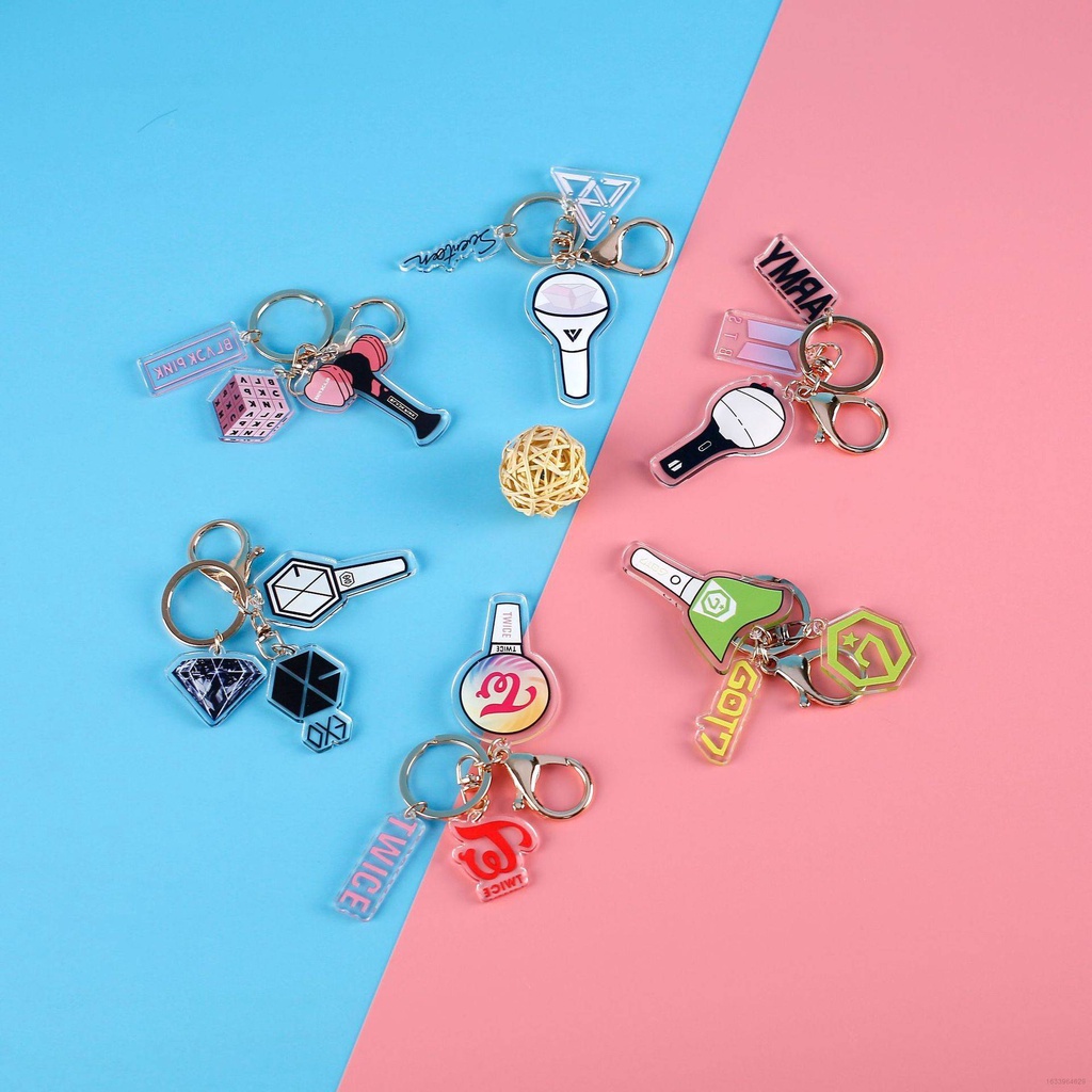 Móc khóa hai mặt họa tiết nhóm nhạc EXO TWICE Kpop GOT7 BT21