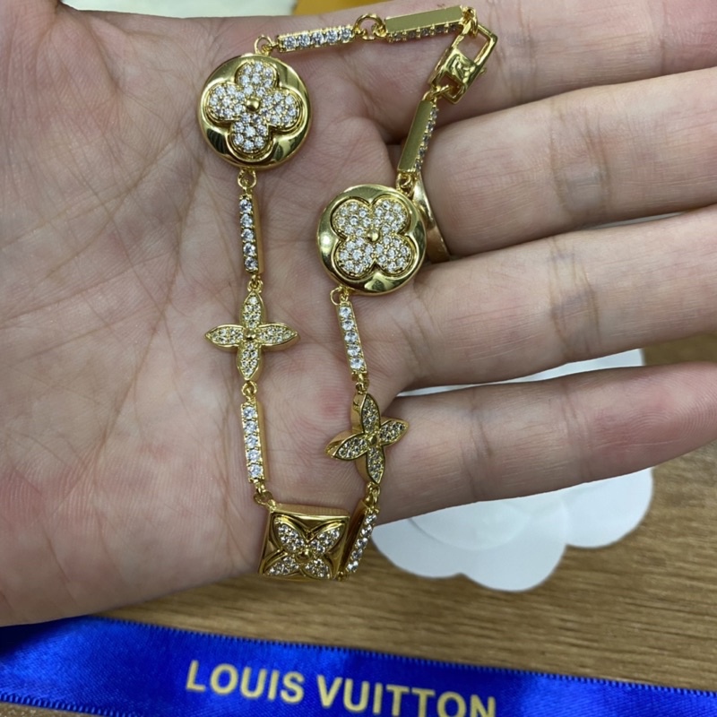 Lắc tay Lv cao cấp full box