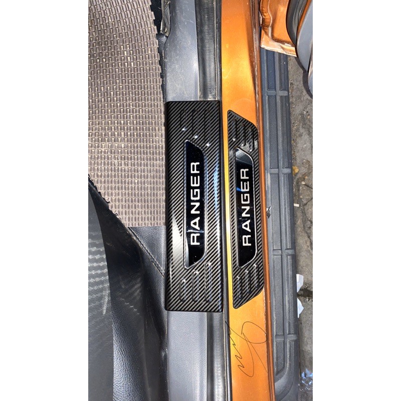 Nẹp bước chân xe Ranger Carbon bậc trong ngoài 2016 2017 2018 2019 2020 2021 2022  chống xước phụ kiện