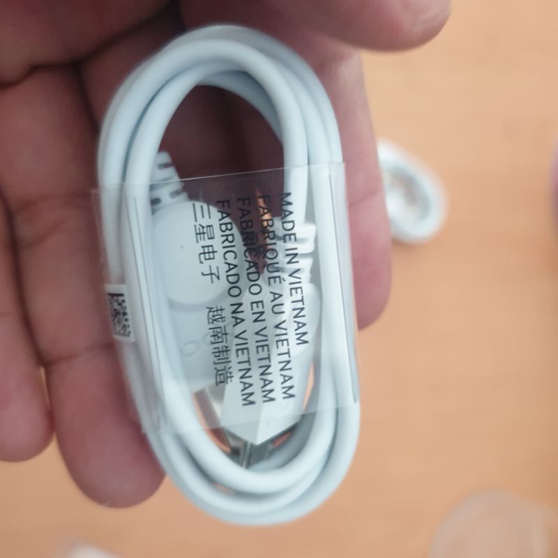 Cáp oppo 5v-2a  1m chân micro sạc nhanh chuẩn dòng .bảo hành 12 tháng