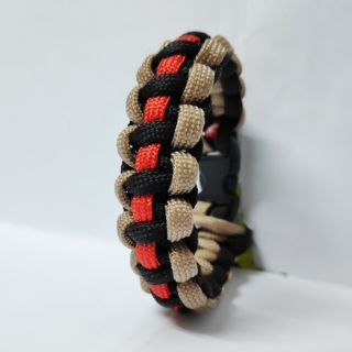 Vòng Paracord Đỏ Đen Viền Vàng