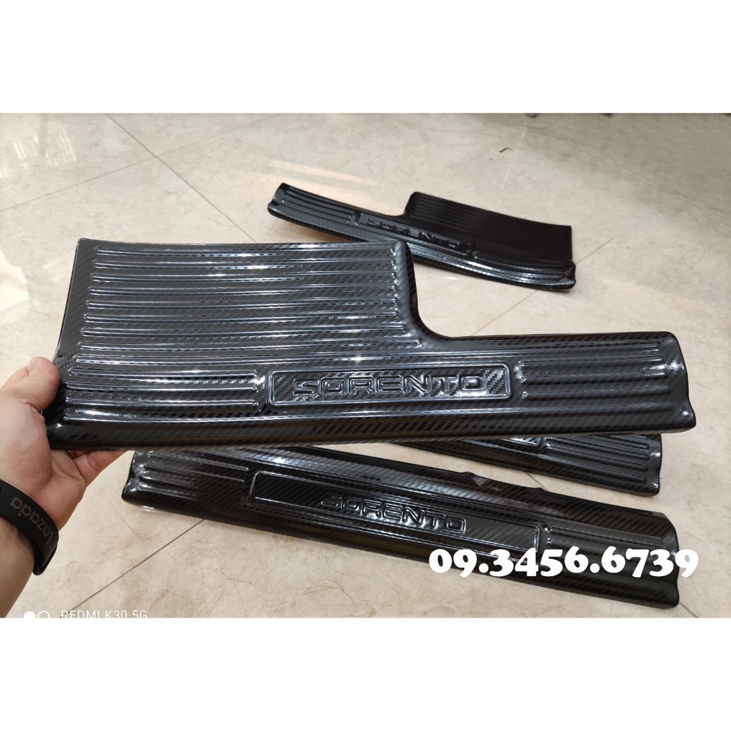 Ốp bậc cửa, nẹp bước chân trong xe Sorento 2021 2022- Bộ 4 Chi tiết+ tặng keo trợ dính trang trí chống xước bậc cửa xe