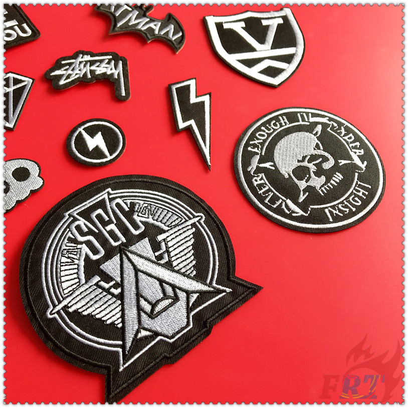 Miếng vá ủi lên quần áo màu trắng đen phong cách thời trang punk DIY