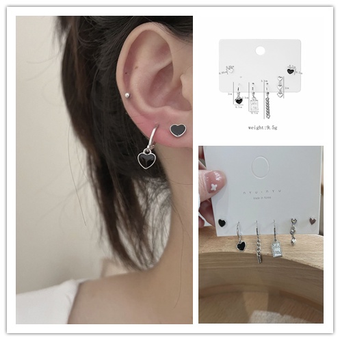 Set 6 Khuyên Tai Tua Rua Nhiều Lỗ Hình Trái Tim Màu Đen Phong Cách Cá Tính