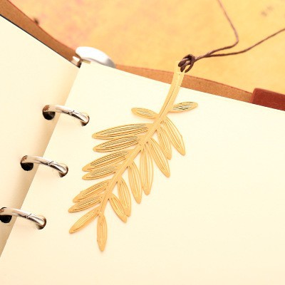 Bookmark Kẹp Sách Hàn Quốc Kim Loại Phủ Màu Metallic Made In Korea - 1 cái