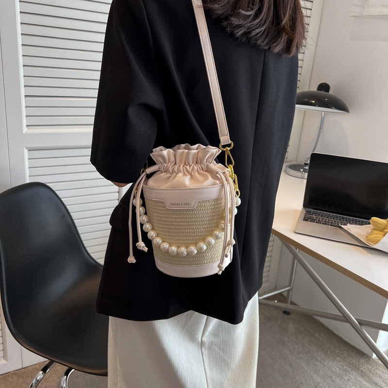 Túi cói JASMIN NOIR Bằng Rơm Đính Ngọc Trai Giả Dễ Thương Cho Bạn Gái