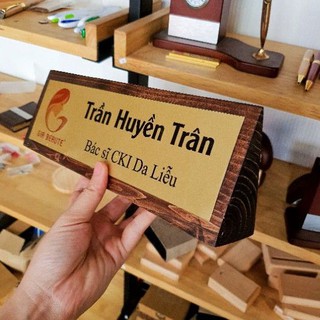 Bảng chức danh gỗ