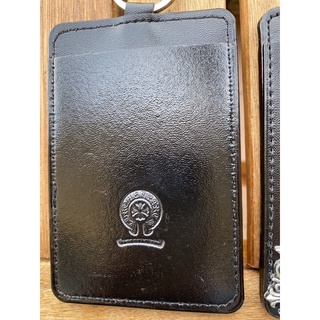Thẻ đeo Chrome Hearts dành cho công sở