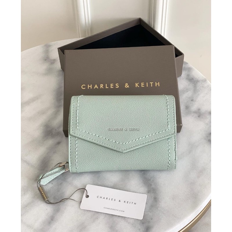 Ví Đựng Thẻ Dáng Bao Thư Hiệu Charles And Keith C961 Giá Đỡ