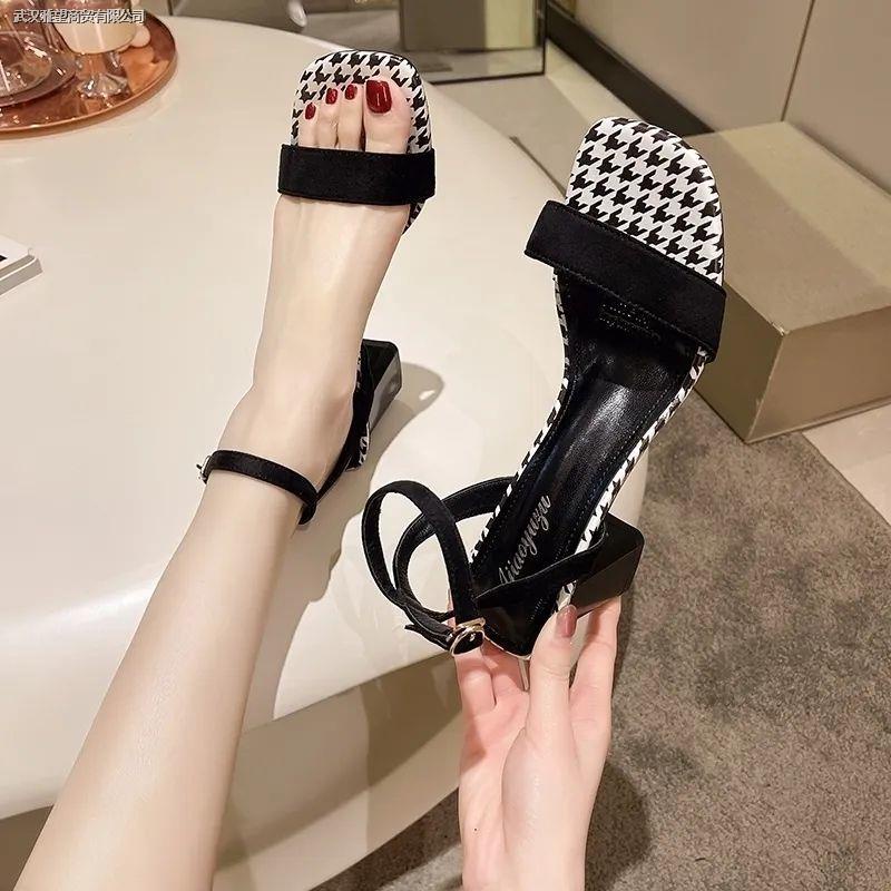 Giày Sandal Cao Gót Mũi Vuông Kẻ Sọc Ca Rô Thời Trang Mùa Hè Dành Cho Nữ 2022