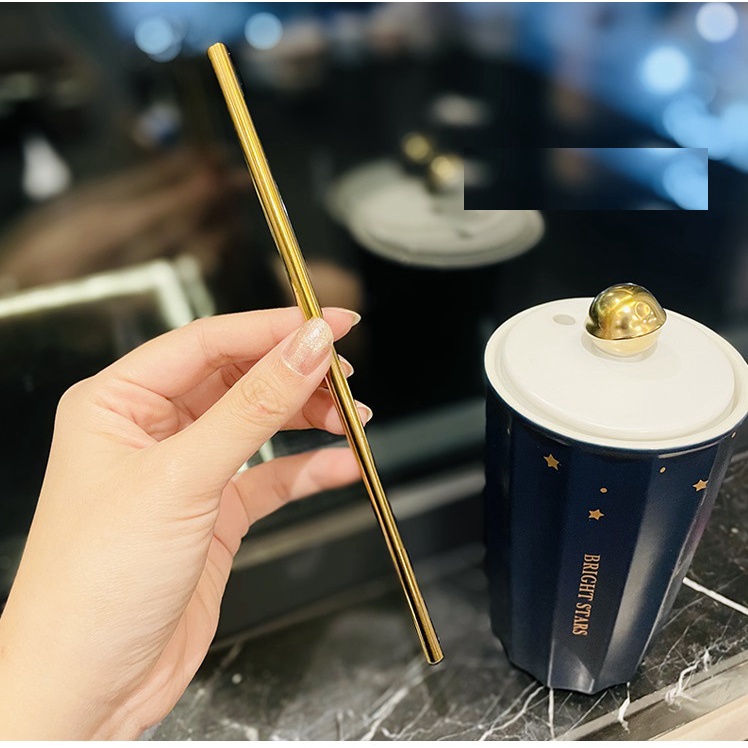 Cốc sứ có nắp in hình vũ trụ độc lạ 450ml tặng kèm ống hút