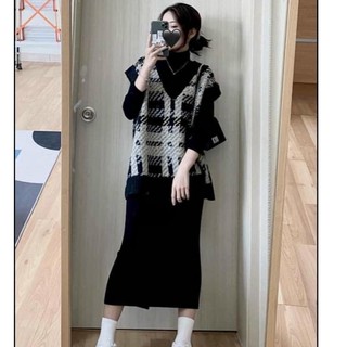 váy body cổ lọ chất len tăm xẻ tà màu đen trẻ trung