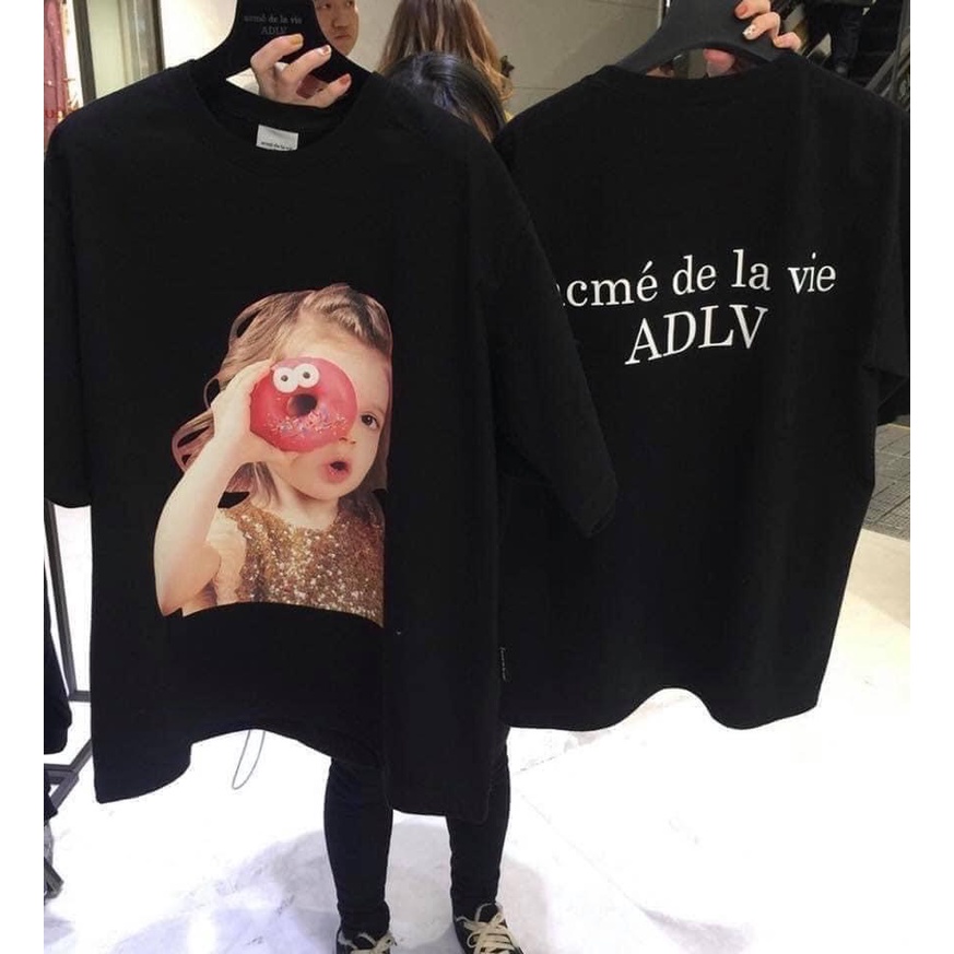 (TQXK 1:1) Áo thun ADLV in hình baby face bé cầm bánh TQXK 1:1 chuẩn full-tag-mac-codee Size: 1 2 Sắc nét