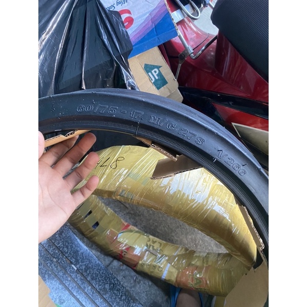 VỎ ĐẦU CHÙA VEE RUBBER VUÔNG 60/75 - 17 THAILAN