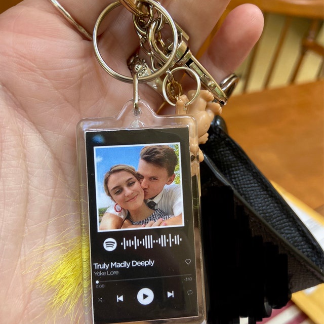 Móc khóa handmade bài hát Spotify theo yêu cầu