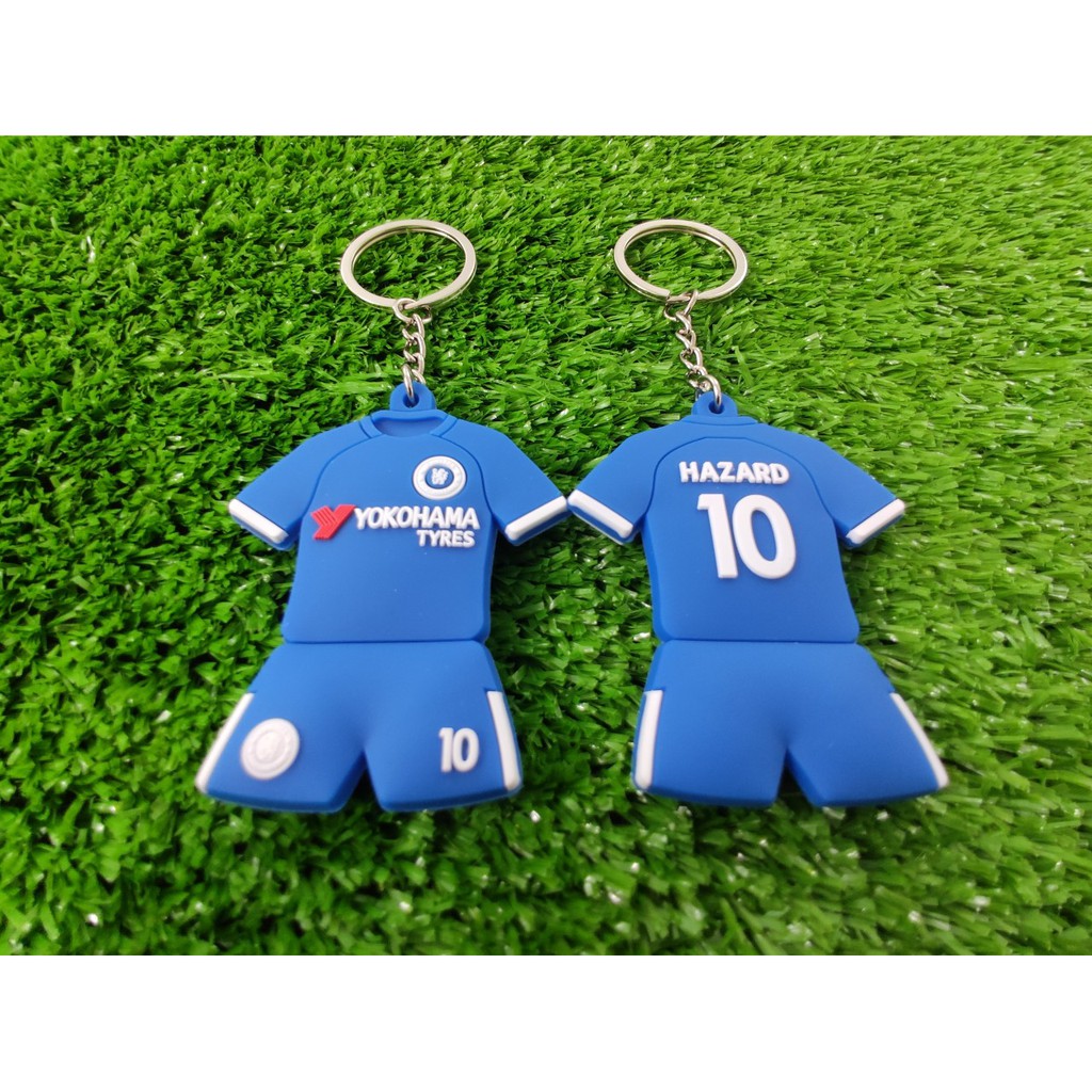 Móc khóa bóng đá Chelsea Hazard cao su Thethaocompa
