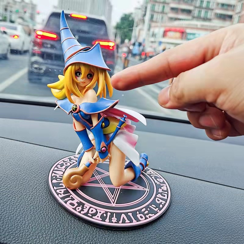 Mô hình figure Dark Magican Girl trong YugiOh