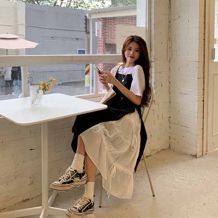 Set váy yếm đen trắng đầm nữ áo cộc tay croptop kèm váy 2 dây dài maxi dáng xòe kiểu dáng ulzaang hàn quốc hot trend | BigBuy360 - bigbuy360.vn
