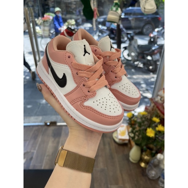 Giày Jordan Thấp cổ trẻ em màu xám