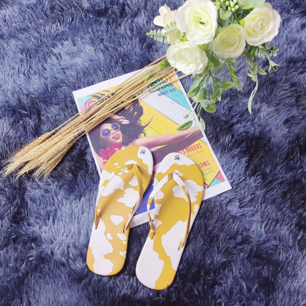 Dép xỏ ngón quai mảnh họa tiết hình bò sữa siêu cute