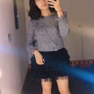 Chân váy ren tầng Zara