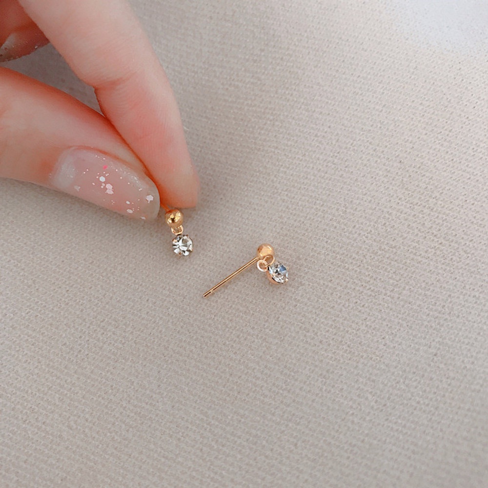 Khuyên Tai Hình Tròn Đính Đá Kim Cương Nhân Tạo Thời Trang Đơn Giản Dành Cho Nữ