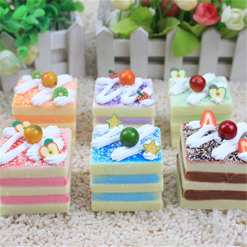 Đồ chơi mô phỏng đồ ăn nhân tạo phù hợp để giáo dục sớm cho trẻ hoặc trang trí nội thất