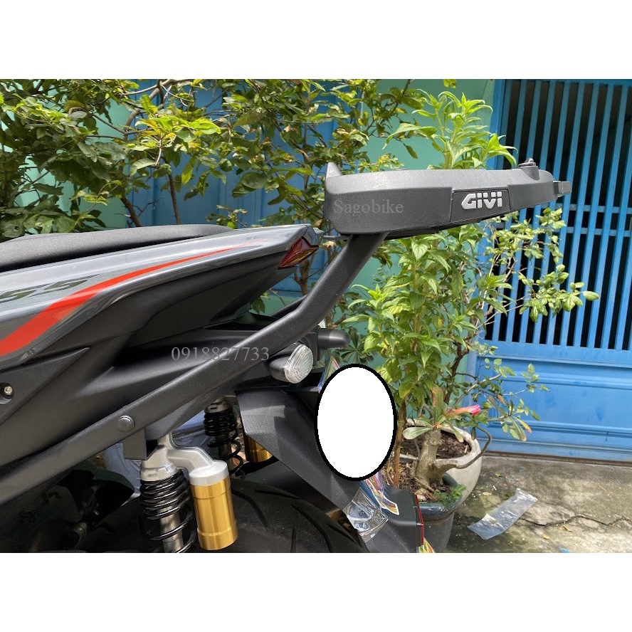 Đế đệm givi M7MN-S, đế đệm có đèn stop sang trọng, dùng để gắn thùng givi